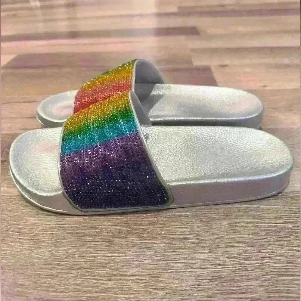 Sz. 8 Rainbow Multicolored Rhinestone Silver Slides